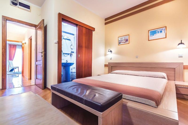 Villa Roses Apartments & Wellness image
