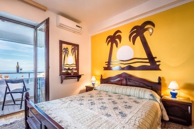 Villa Roses Apartments & Wellness image