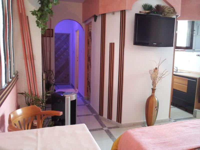 Villa Roses Apartments & Wellness image