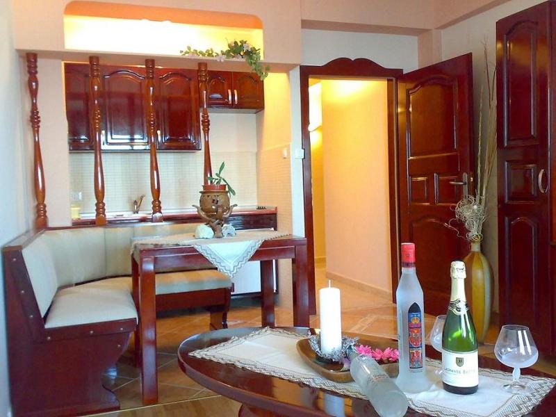 Villa Roses Apartments & Wellness image