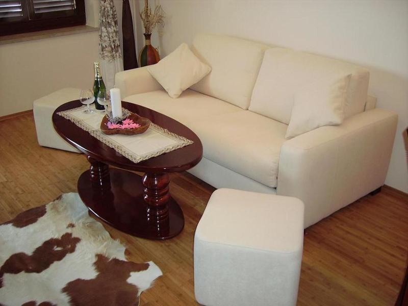Villa Roses Apartments & Wellness image