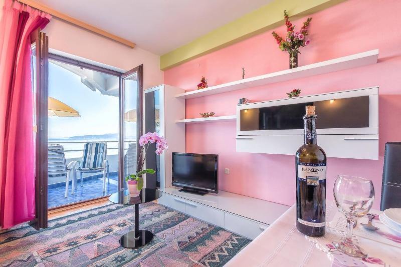 Villa Roses Apartments & Wellness image