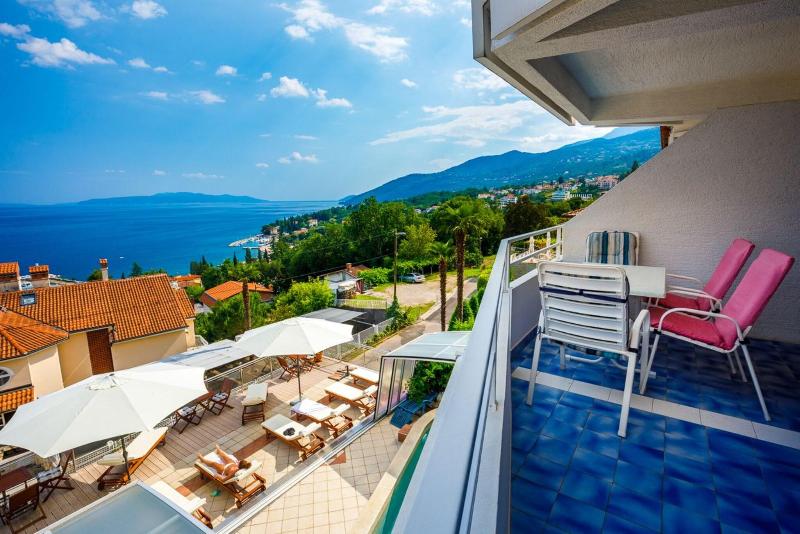 Villa Roses Apartments & Wellness image