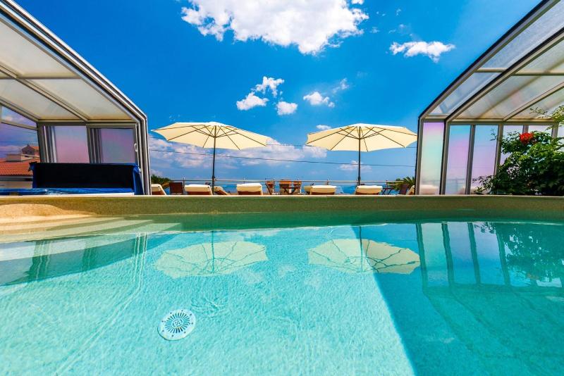 Villa Roses Apartments & Wellness image