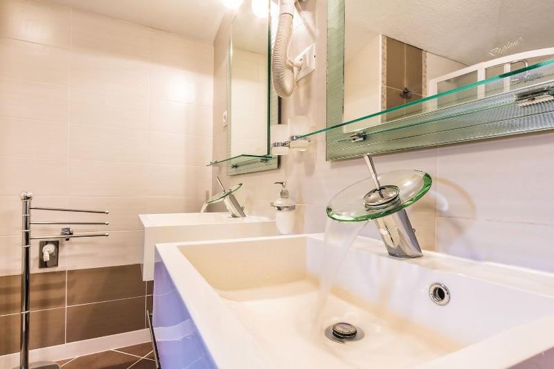 Villa Roses Apartments & Wellness image