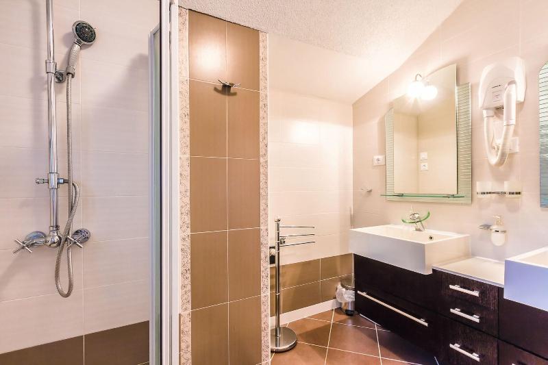Villa Roses Apartments & Wellness image
