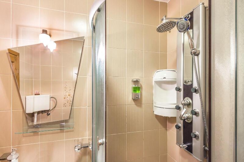 Villa Roses Apartments & Wellness image