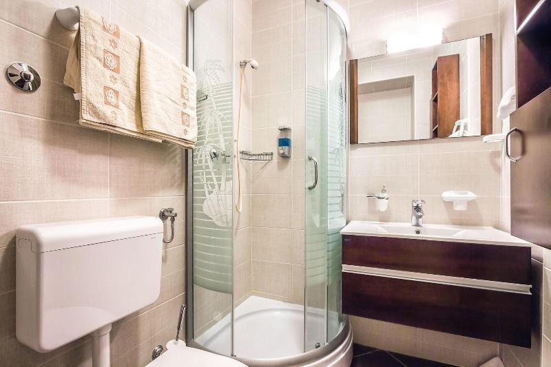 Villa Roses Apartments & Wellness image