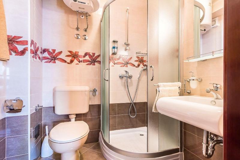 Villa Roses Apartments & Wellness image