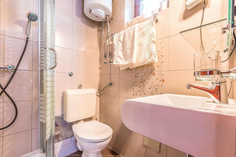 Villa Roses Apartments & Wellness image