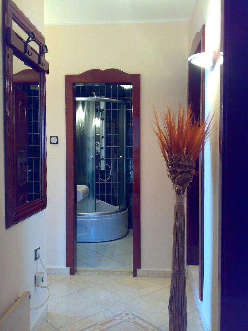 Villa Roses Apartments & Wellness image