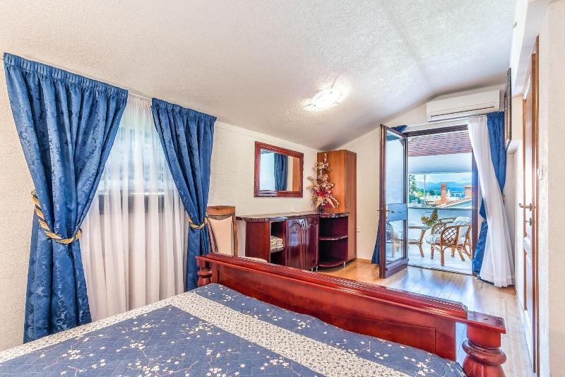 Villa Roses Apartments & Wellness image