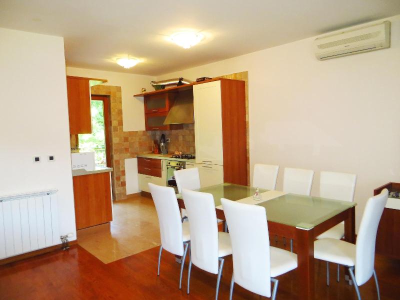 Villa Roses Apartments & Wellness image