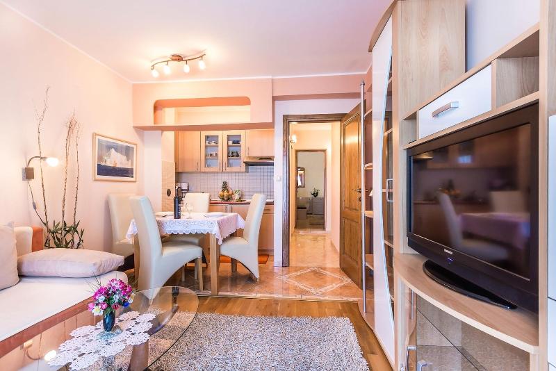 Villa Roses Apartments & Wellness image