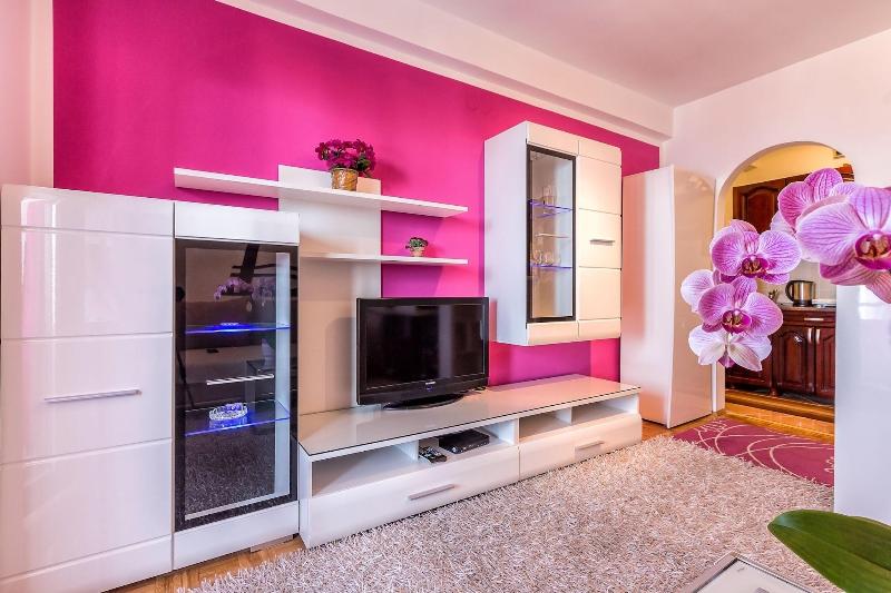 Villa Roses Apartments & Wellness image
