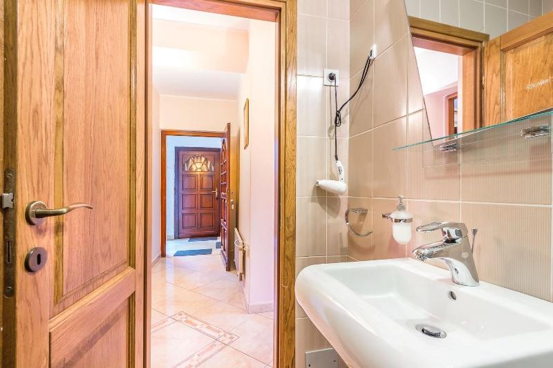 Villa Roses Apartments & Wellness image