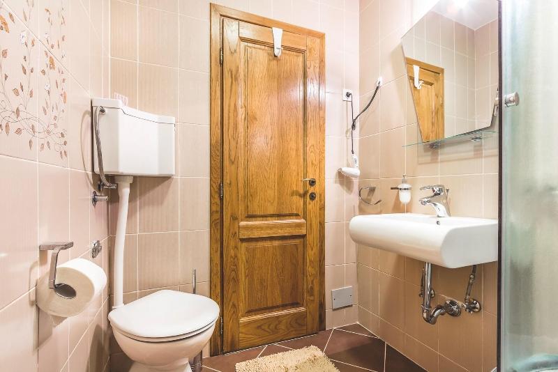 Villa Roses Apartments & Wellness image