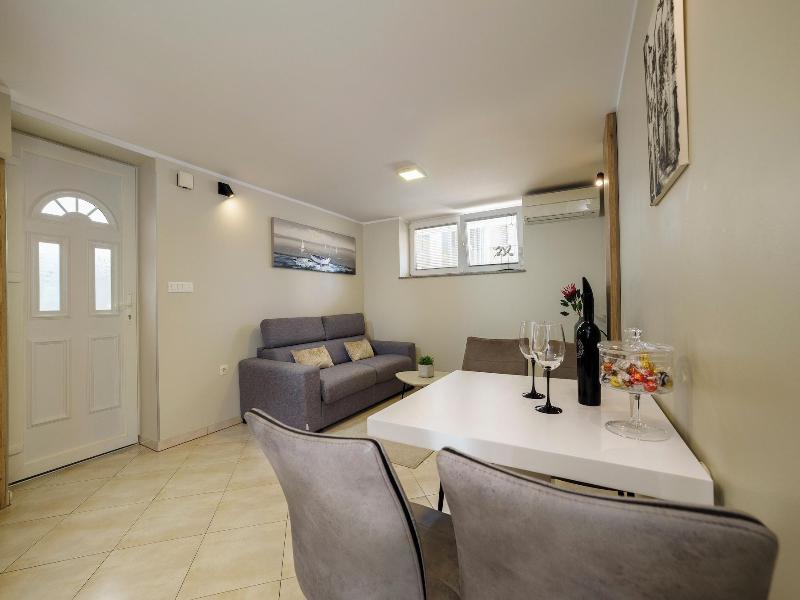 Apartments Villa Karla image