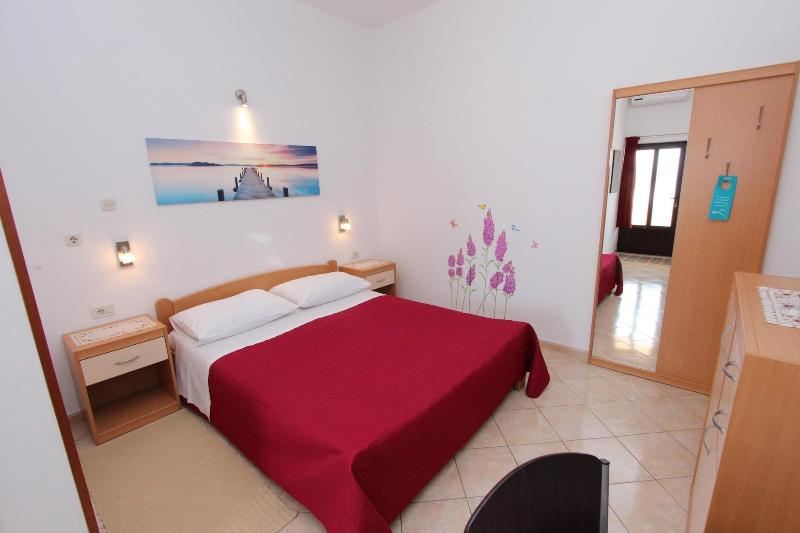 Guests House Lea image