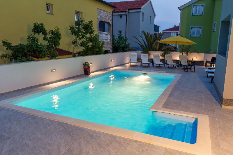 Pool Apartments Lucky Luke image