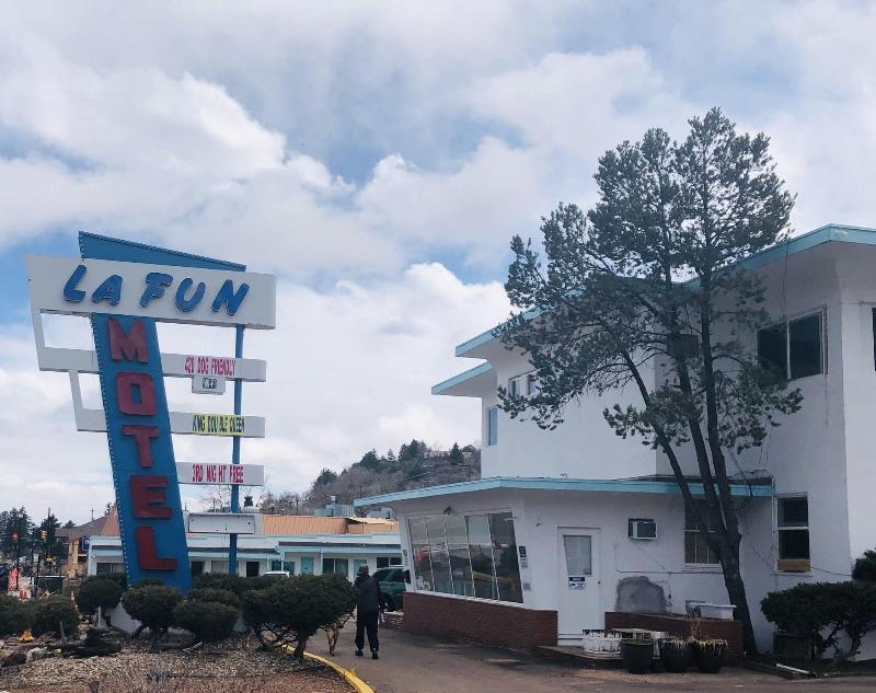 La Fun Motel — photo 2