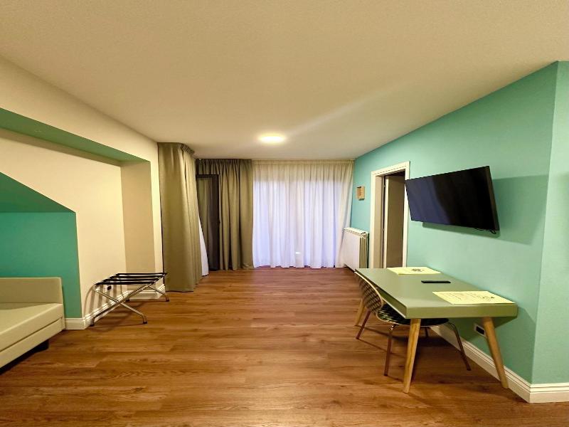 Home 146 image
