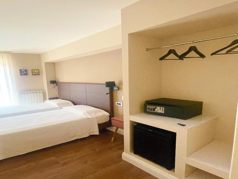 Home 146 image
