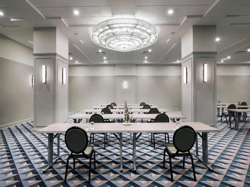 Cyrus Hotel image