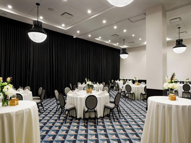Cyrus Hotel image