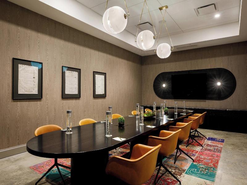 Cyrus Hotel image