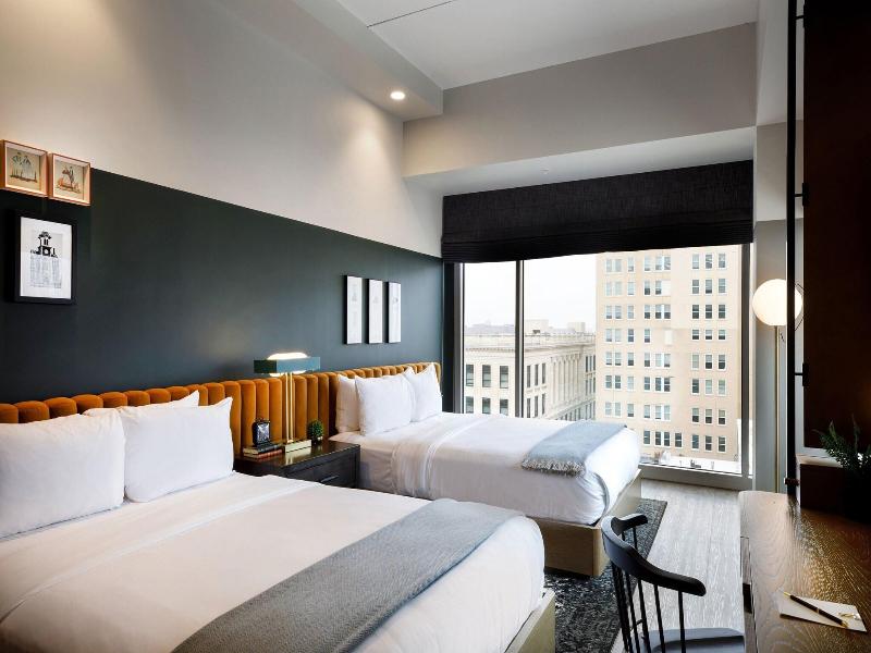 Cyrus Hotel image