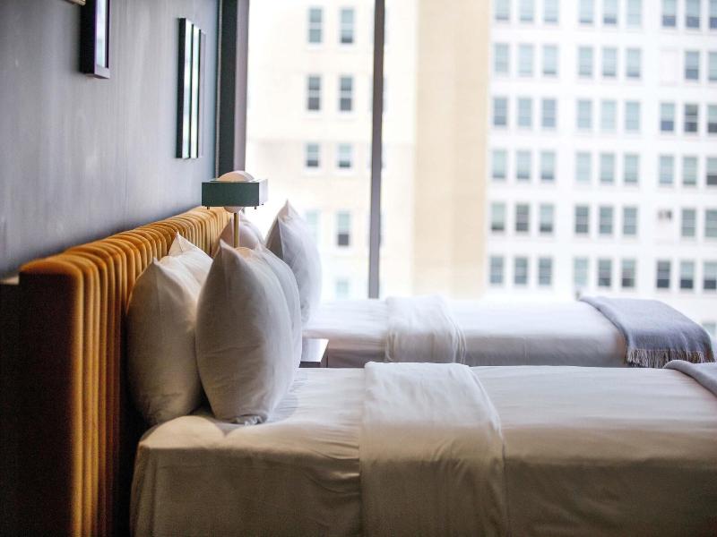 Cyrus Hotel image
