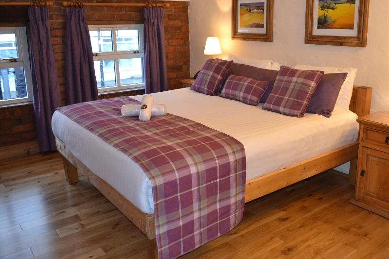 Walsh's Hotel image
