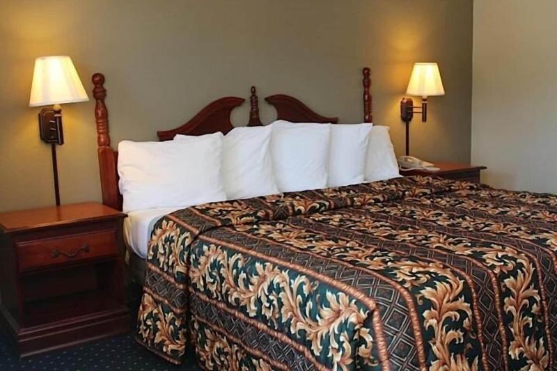 Western Village Inn image