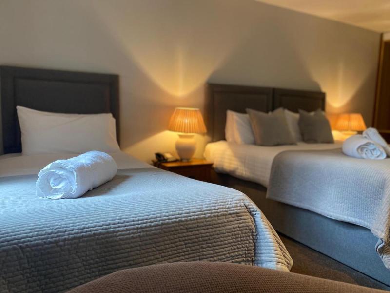 The Oaks Hotel image