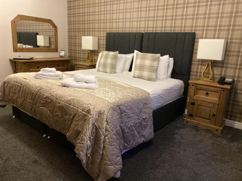 The Oaks Hotel image