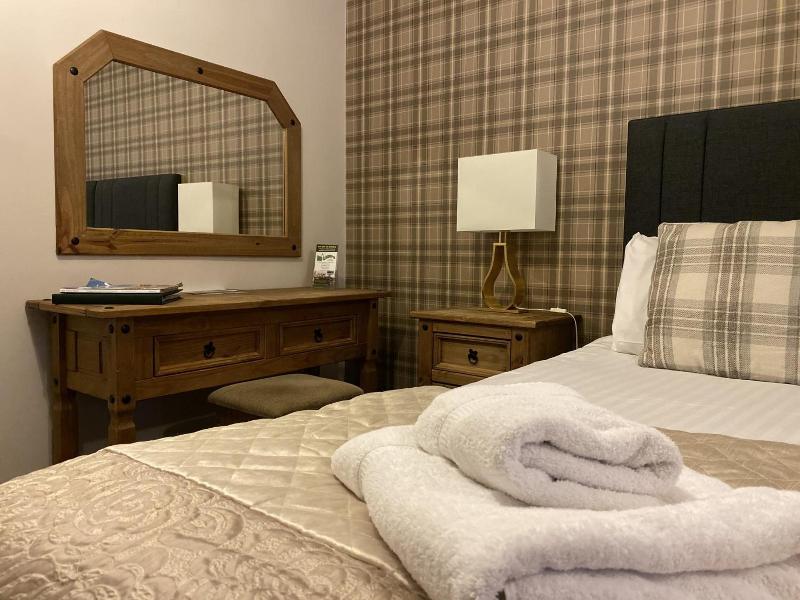 The Oaks Hotel image