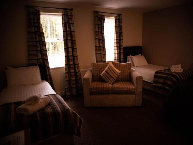 The Oaks Hotel image