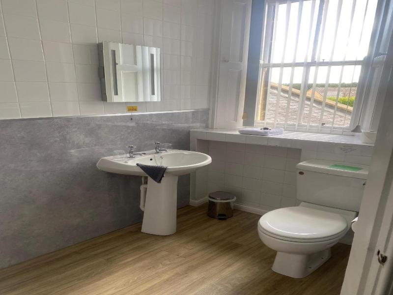 The Oaks Hotel image