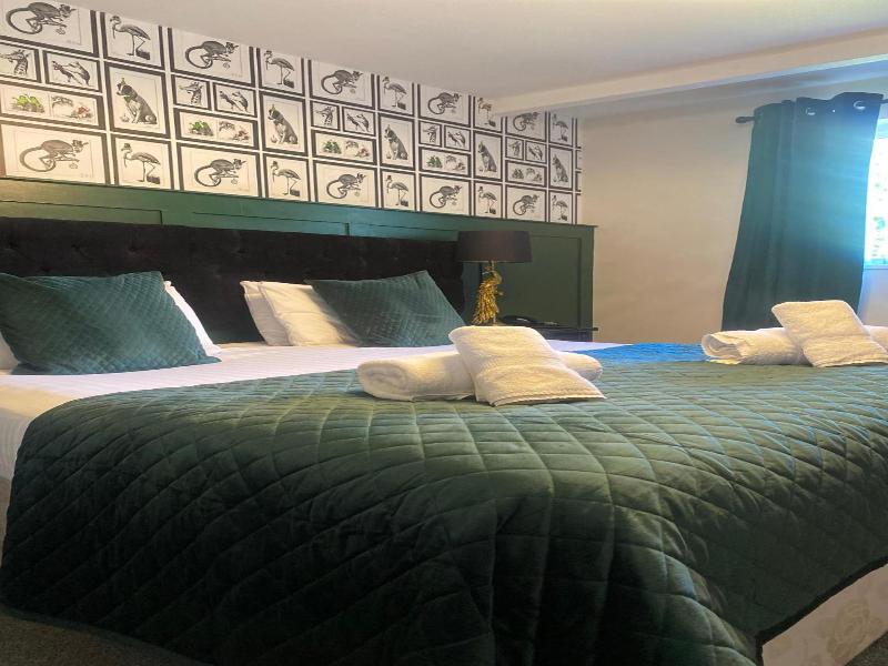 The Oaks Hotel image