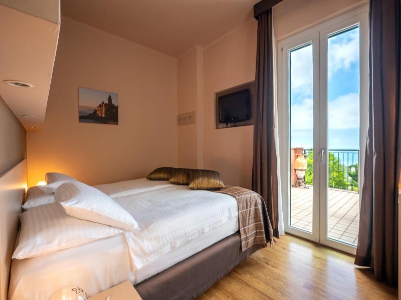 Hotel La Vigna image
