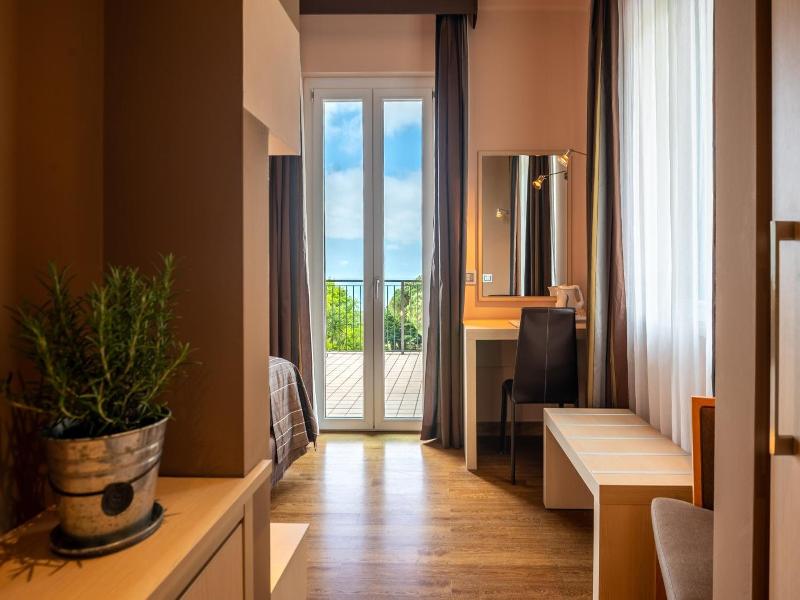 Hotel La Vigna image