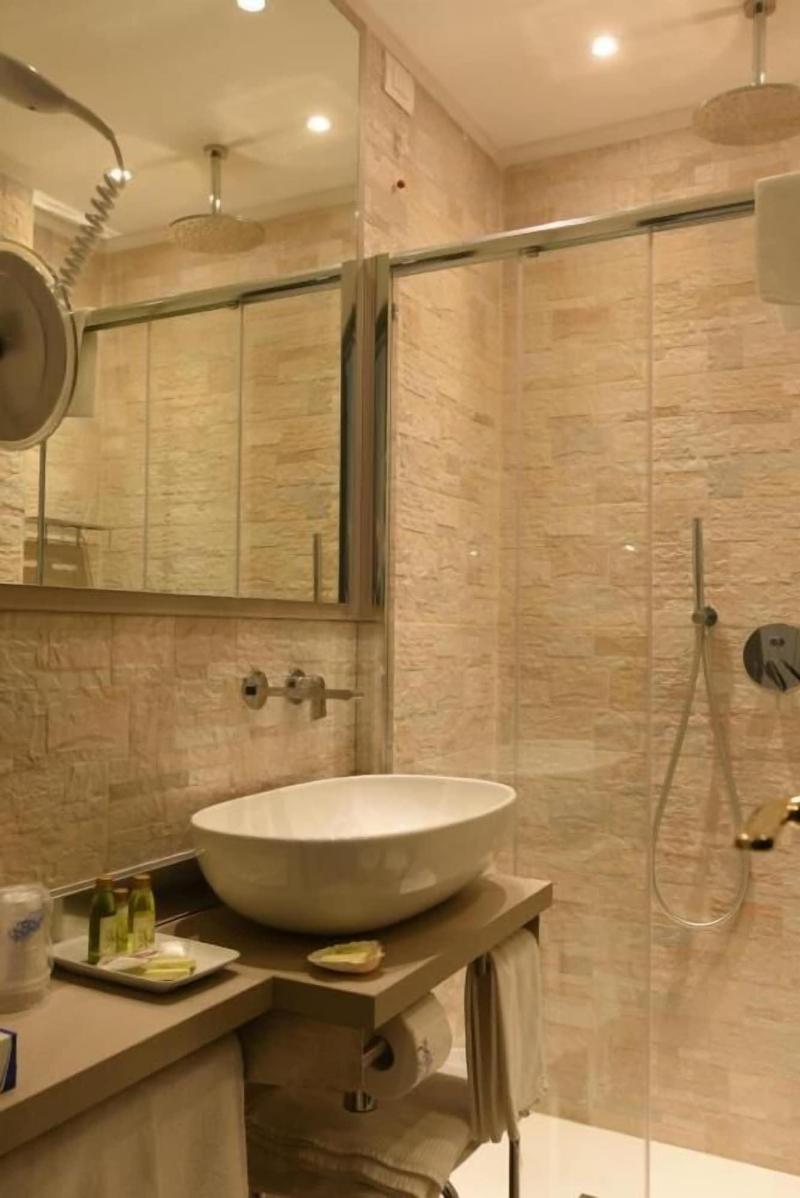 Hotel La Vigna image