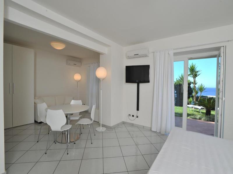 Villa Grachira image
