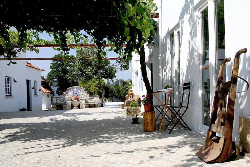 Oryza Guest House & Suites image
