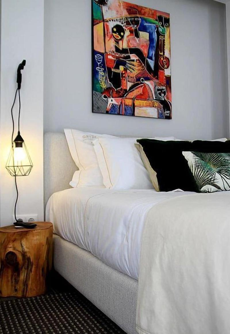 Oryza Guest House & Suites image