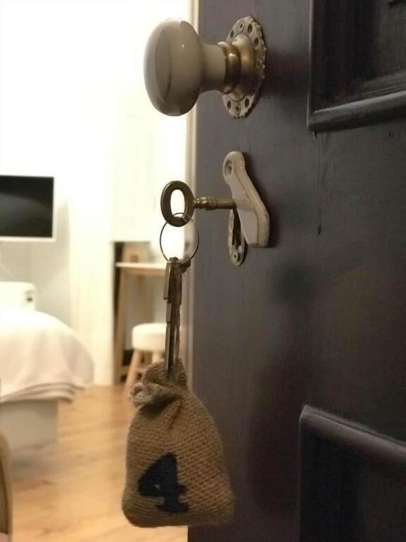 Oryza Guest House & Suites image