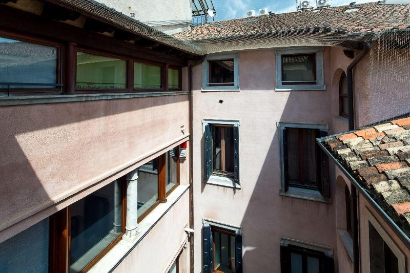 Mercatovecchio Luxury Suites image