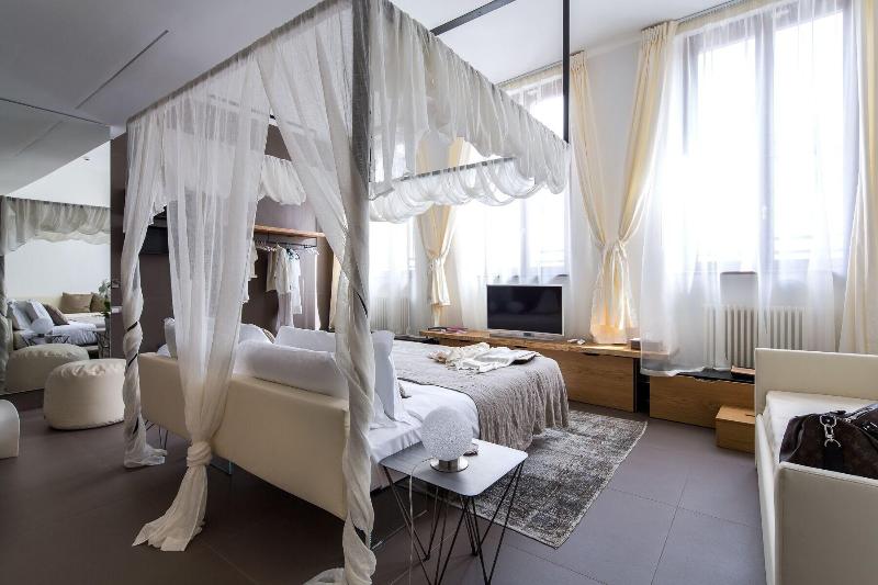 Mercatovecchio Luxury Suites image