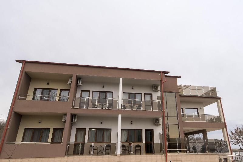 Riverside Hotel — photo 2